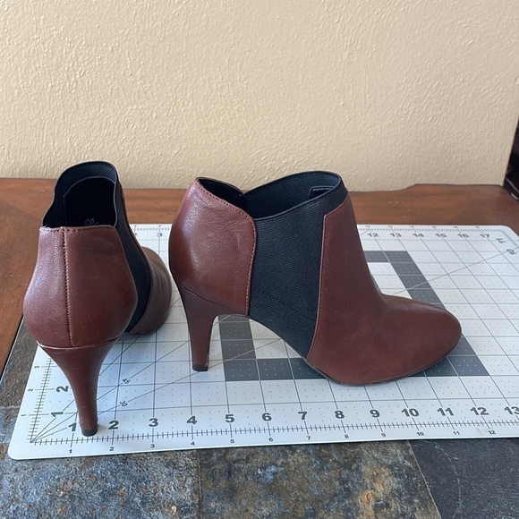 Isaac Mirzahi Live Viviana brown leather ankle boots with heels - Picture 7 of 11